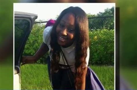 tovonna holton|Girl, 15, commits suicide after friends share nude。